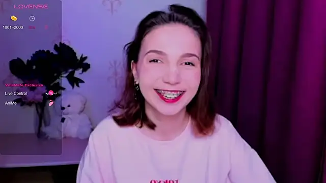 Snapshot of KindHazelHere_ chatting on May 10, 2026, 6:21 pm KindHazelHere online show from May 10, 2026, 6:21 pm