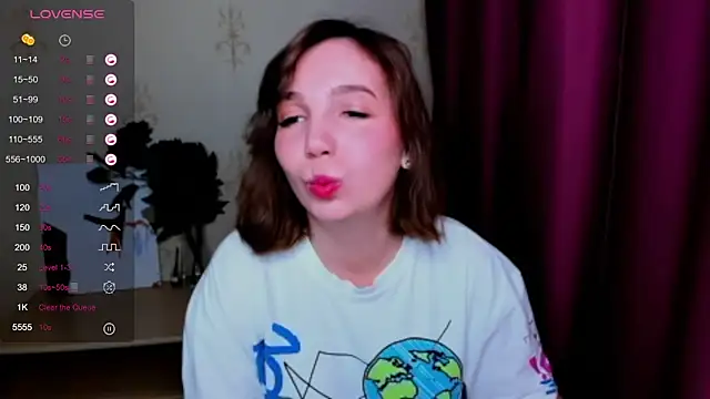 KindHazelHere  online show from March 18, 2025, 8:16 pm