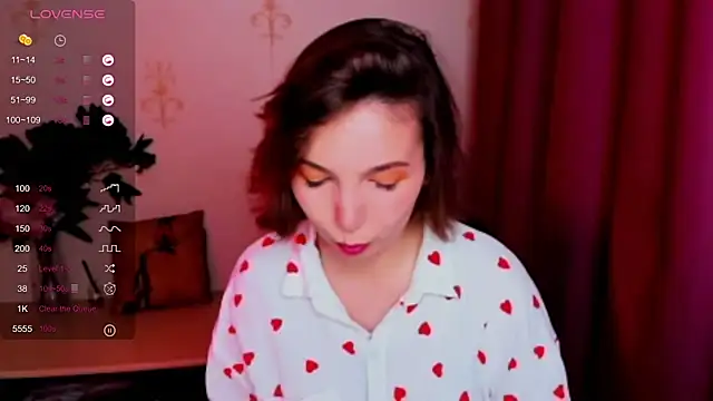 KindHazelHere  online show from October 26, 2025, 8:26 am