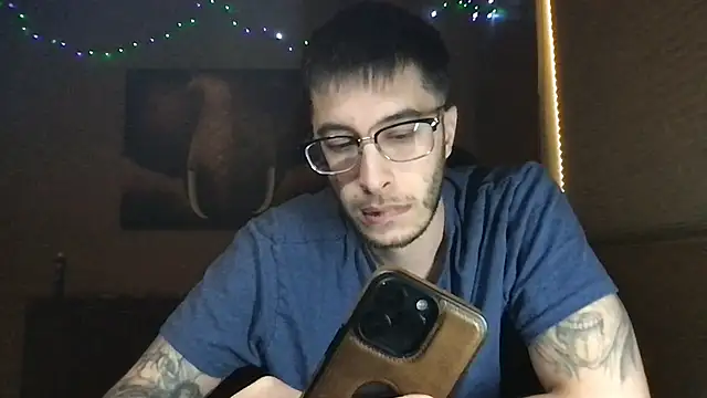 Snapshot of Bwcjoshbanks chatting on May 4, 2026, 9:06 pm Bwcjoshbanks online show from May 4, 2026, 9:06 pm