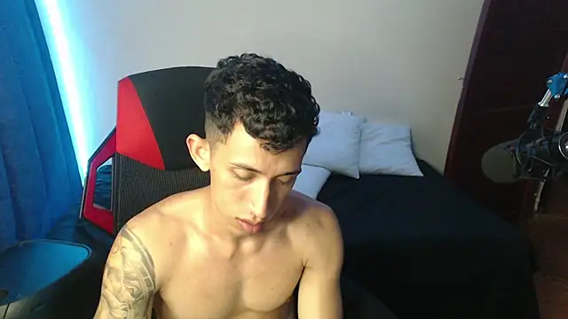 Snapshot of stevenSEX123 chatting on January 4, 2025, 10:34 pm stevenSEX123 online show from January 4, 2025, 10:34 pm