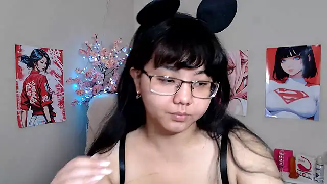 Snapshot of Moertomlly chatting on November 16, 2025, 4:17 am Moertomlly online show from November 16, 2025, 4:17 am