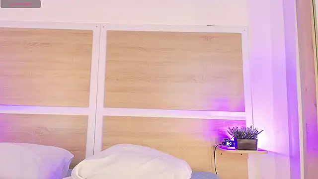  nickypurple  online show from October 16, 2025, 7:22 pm