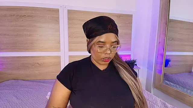  nickypurple  online show from June 27, 2026, 6:47 pm