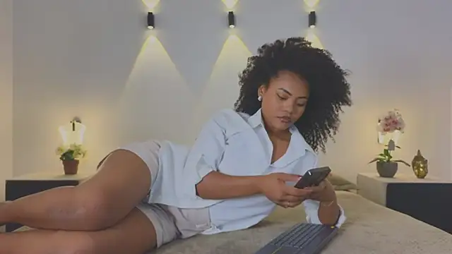 Snapshot of ShadayCarmell chatting on October 6, 2025, 9:15 pm ShadayCarmell online show from October 6, 2025, 9:15 pm