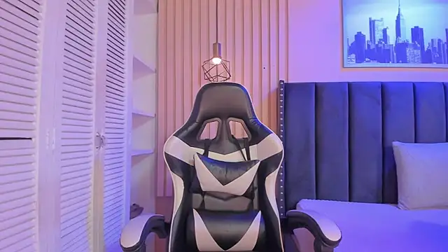 Snapshot of ashlye_miller_ chatting on April 8, 2026, 4:14 am ashlye miller online show from April 8, 2026, 4:14 am