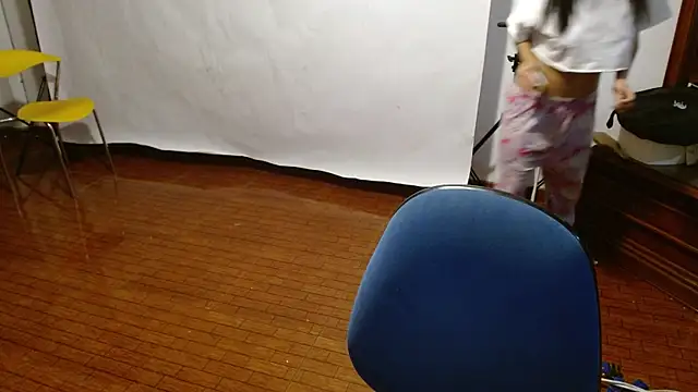 Snapshot of _holy_1 chatting on November 28, 2025, 12:11 am holy 1 online show from November 28, 2025, 12:11 am