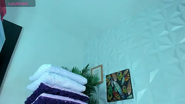 Snapshot of Hellen_Sky chatting on September 8, 2025, 7:13 pm Hellen Sky online show from September 8, 2025, 7:13 pm