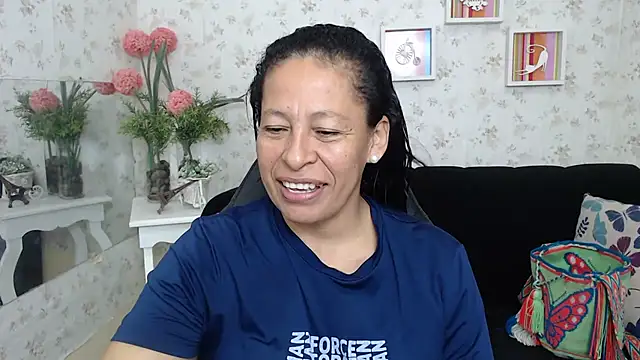 Snapshot of mature_martina chatting on March 17, 2025, 12:04 pm mature martina online show from March 17, 2025, 12:04 pm