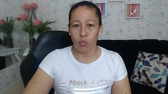 Snapshot of mature_martina chatting on March 20, 2025, 1:26 pm mature martina online show from March 20, 2025, 1:26 pm