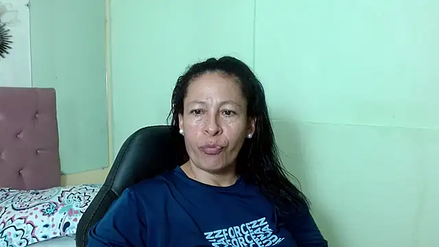 Snapshot of mature_martina chatting on March 10, 2025, 11:27 pm mature martina online show from March 10, 2025, 11:27 pm