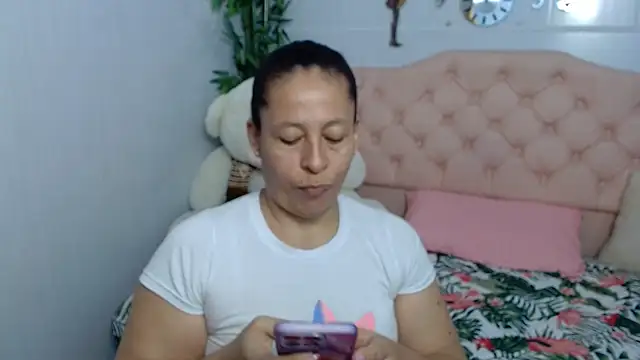 Snapshot of mature_martina chatting on September 19, 2025, 9:52 pm mature martina online show from September 19, 2025, 9:52 pm