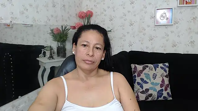 Snapshot of mature_martina chatting on March 17, 2025, 3:18 pm mature martina online show from March 17, 2025, 3:18 pm