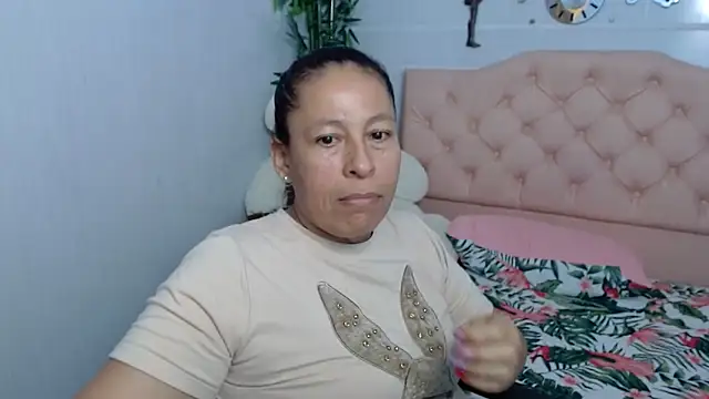 Snapshot of mature_martina chatting on September 26, 2025, 11:11 pm mature martina online show from September 26, 2025, 11:11 pm