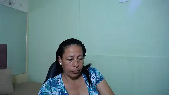 Snapshot of mature_martina chatting on February 28, 2025, 9:33 pm mature martina online show from February 28, 2025, 9:33 pm
