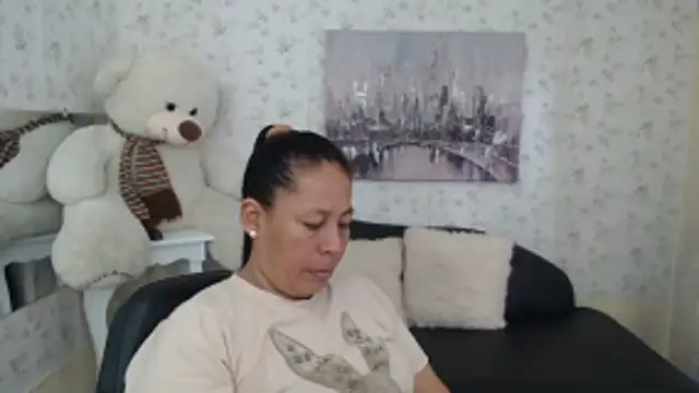 Snapshot of mature_martina chatting on April 28, 2026, 8:57 pm mature martina online show from April 28, 2026, 8:57 pm