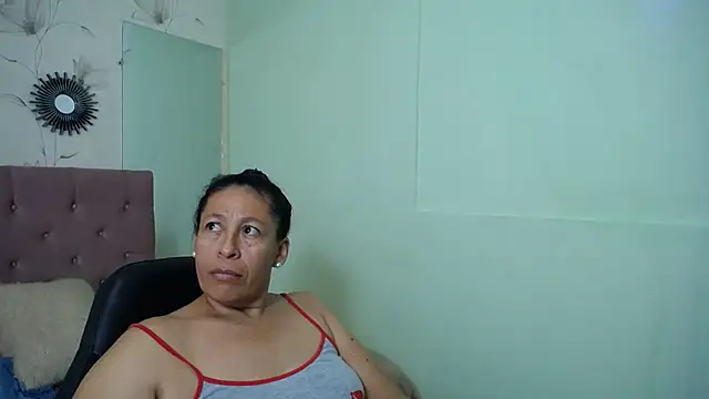Snapshot of mature_martina chatting on March 1, 2025, 8:34 am mature martina online show from March 1, 2025, 8:34 am