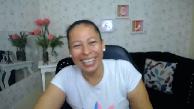 Snapshot of mature_martina chatting on March 11, 2025, 11:37 pm mature martina online show from March 11, 2025, 11:37 pm