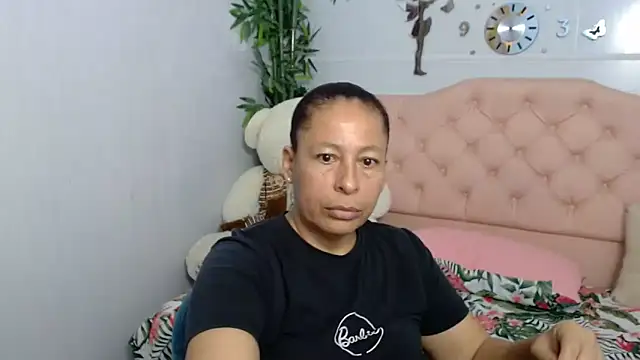 Snapshot of mature_martina chatting on September 24, 2025, 10:27 pm mature martina online show from September 24, 2025, 10:27 pm