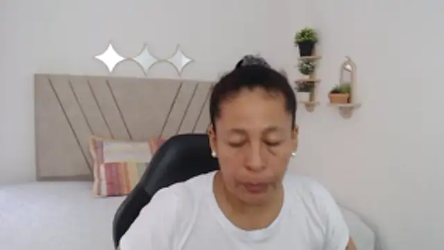 mature martina online show from March 31, 2026, 8:00 pm