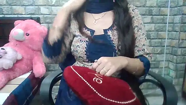 Sexy iknoor online show from February 11, 2026, 5:07 am