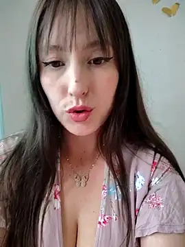 Snapshot of Belly_Rosse chatting on July 15, 2026, 6:48 pm Belly Rosse online show from July 15, 2026, 6:48 pm