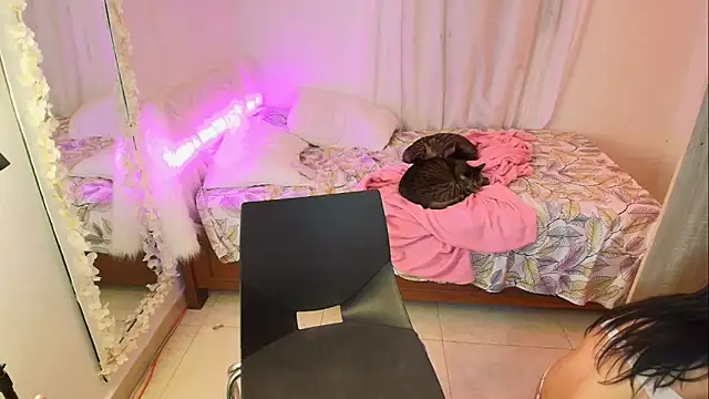 Nanami 19 online show from December 3, 2025, 10:42 pm