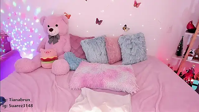 Zara uwu  online show from March 6, 2025, 2:51 pm