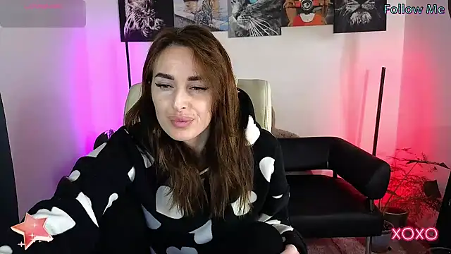 Snapshot of xx_adrihanna_xx chatting on March 4, 2025, 5:13 pm xx adrihanna xx online show from March 4, 2025, 5:13 pm