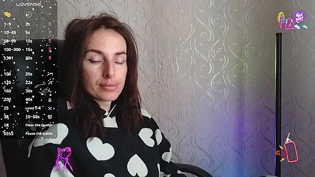 xx adrihanna xx online show from May 18, 2026, 6:18 am