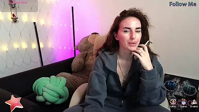 Snapshot of xx_adrihanna_xx chatting on February 6, 2025, 6:29 am xx adrihanna xx online show from February 6, 2025, 6:29 am