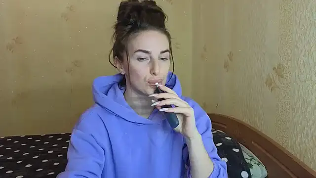 Snapshot of xx_adrihanna_xx chatting on March 18, 2026, 5:14 pm xx adrihanna xx online show from March 18, 2026, 5:14 pm