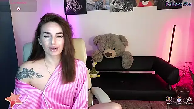 Snapshot of xx_adrihanna_xx chatting on February 11, 2025, 6:44 pm xx adrihanna xx online show from February 11, 2025, 6:44 pm