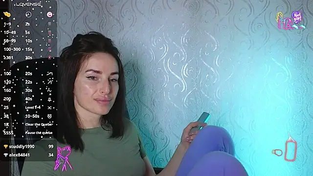 xx adrihanna xx online show from May 20, 2026, 5:43 pm