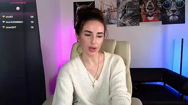 Snapshot of xx_adrihanna_xx chatting on February 19, 2025, 9:03 pm xx adrihanna xx online show from February 19, 2025, 9:03 pm