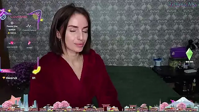 xx adrihanna xx online show from October 15, 2025, 3:42 pm