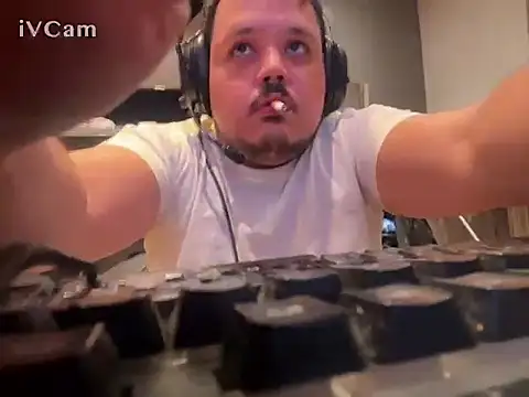 Bebemickey75 online show from September 20, 2025, 8:14 pm