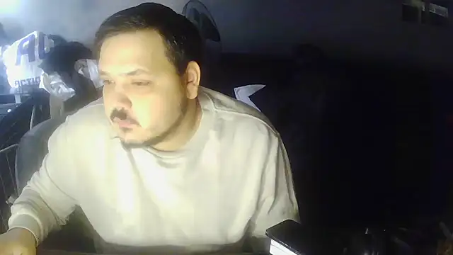 Bebemickey75 online show from October 18, 2025, 12:51 pm