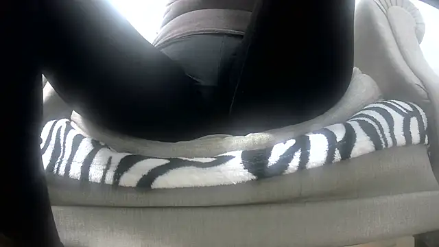 Snapshot of Web_Lady chatting on March 16, 2025, 3:17 pm Web Lady online show from March 16, 2025, 3:17 pm