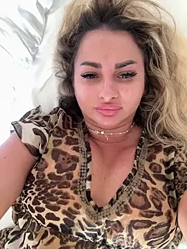 Denisse Perry online show from November 27, 2025, 3:12 pm