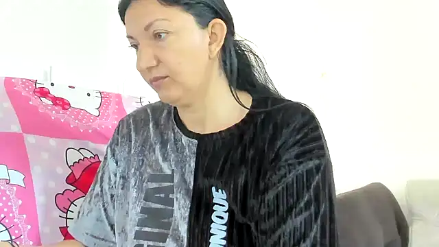 Angelblue  online show from September 29, 2025, 12:00 pm