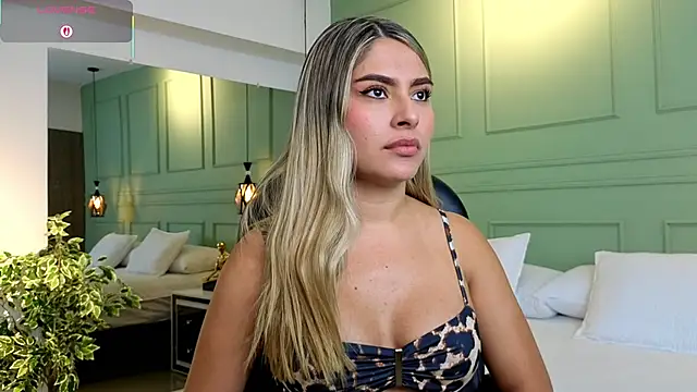 Snapshot of kataliina__ chatting on September 13, 2025, 11:43 am kataliina online show from September 13, 2025, 11:43 am