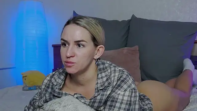 Snapshot of SofiJames chatting on February 1, 2025, 9:43 am SofiJames online show from February 1, 2025, 9:43 am