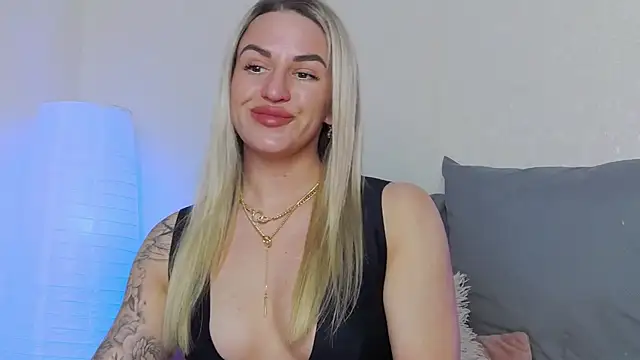 Snapshot of SofiJames chatting on March 23, 2025, 6:26 am SofiJames online show from March 23, 2025, 6:26 am