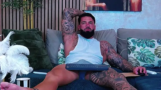masterkingofmusclee online show from June 29, 2026, 7:59 am