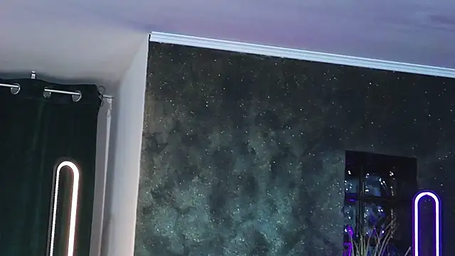 Snapshot of masterkingofmusclee chatting on February 18, 2025, 12:59 am masterkingofmusclee online show from February 18, 2025, 12:59 am