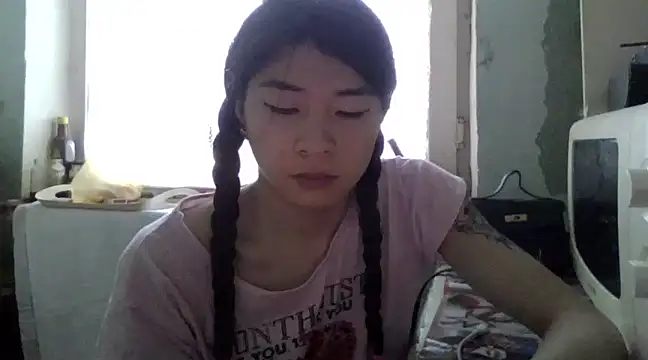 CarlyJoy online show from March 18, 2025, 1:01 pm