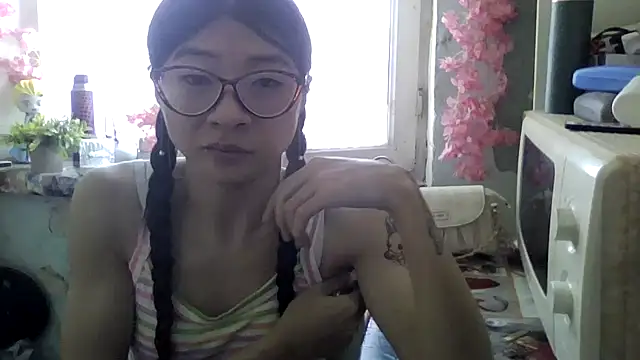 CarlyJoy online show from April 14, 2026, 10:20 am