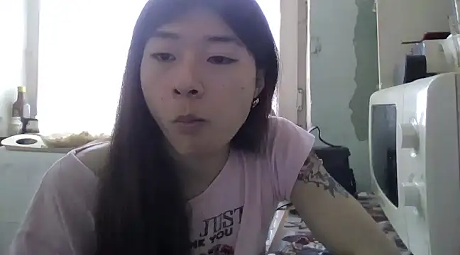 CarlyJoy online show from March 20, 2025, 11:38 am