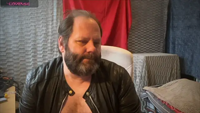 Snapshot of master_227 chatting on March 1, 2025, 11:39 am master 227 online show from March 1, 2025, 11:39 am